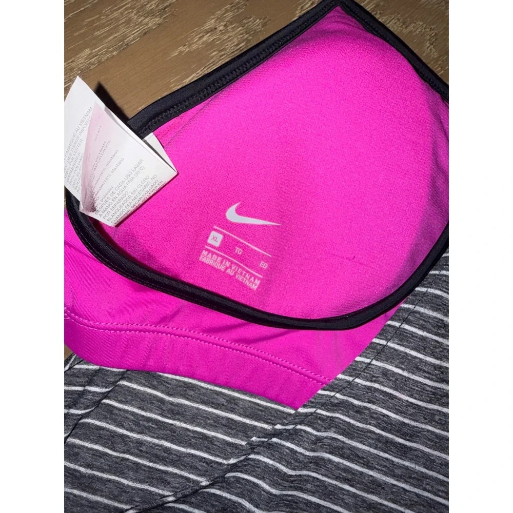Nike Womens‎ 2-in-1 Tank Top Built-in Sports Bra Striped Pink Grey XL